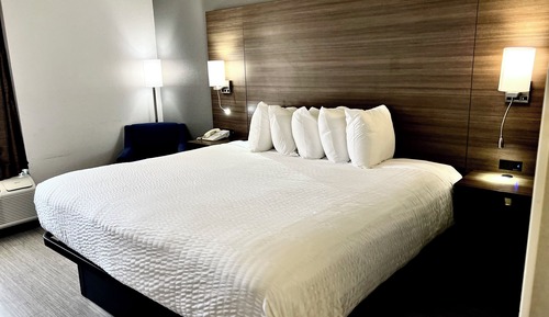 Standard Room, 1 King Bed, Smoking