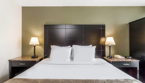 Standard Room, 1 King Bed, Smoking
