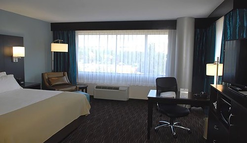 Premium Room, 1 King Bed, Corner