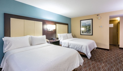 Standard Room, 2 Queen Beds, Mountain View