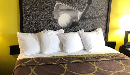 Deluxe Room, 1 King Bed, Non Smoking
