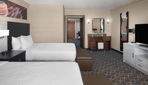 Suite, 2 Queen Beds, Allergy Friendly