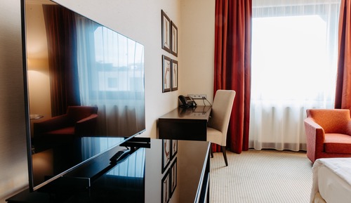 Premium Room, 1 Queen Bed, Club Lounge Access (Lounge Access)