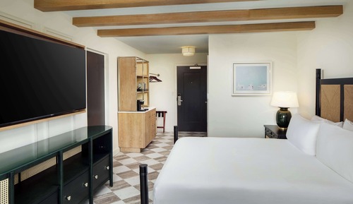 Room, Accessible, City View (Mobility & Hearing, Roll-in Shower)
