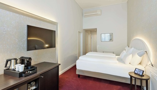 Superior Room, 1 King Bed