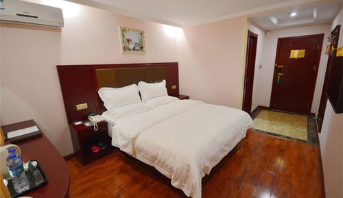 Business King Room