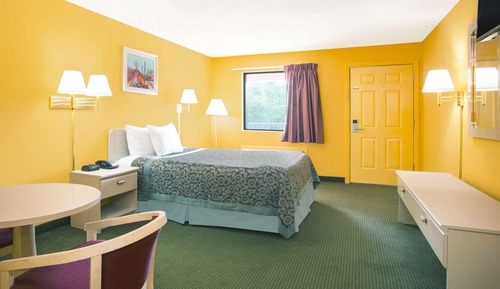Standard Room, 1 Queen Bed, Smoking