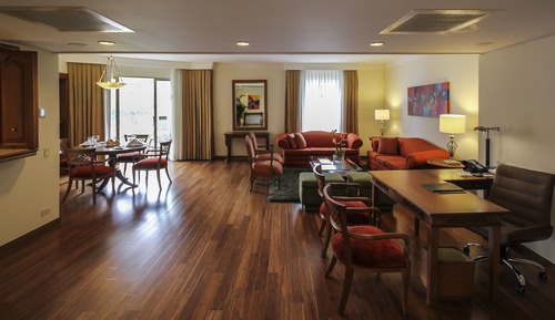 Suite, 1 King Bed