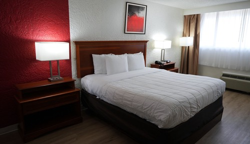 Room, 1 King Bed, Non Smoking, Balcony
