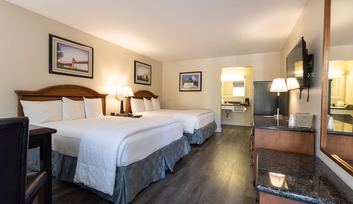 Standard Room, 2 Queen Beds, Upstairs