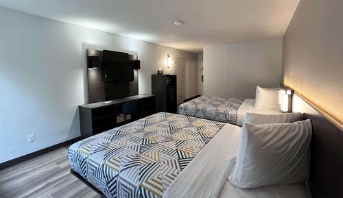Deluxe Room, 2 Queen Beds, Non Smoking, Refrigerator & Microwave