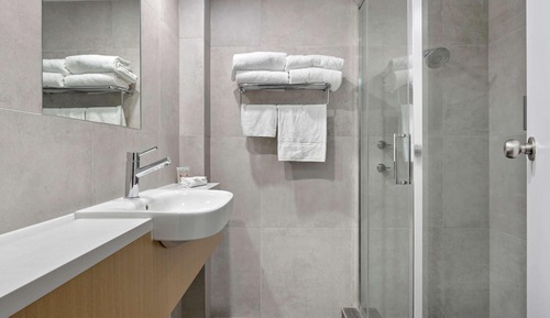 Standard Room, 1 Queen Bed