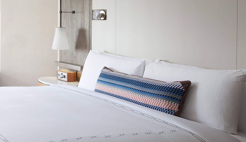 Room, 1 King Bed, Non Smoking, Pool View (Patio)