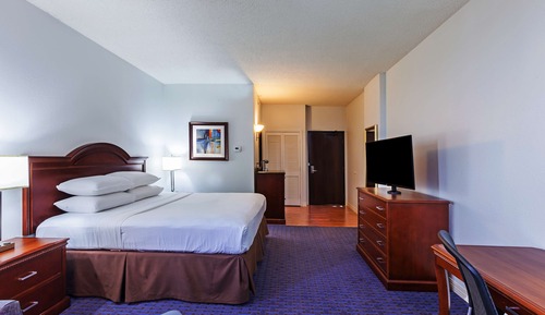 Room, 1 King Bed, Corner (Top Floor)