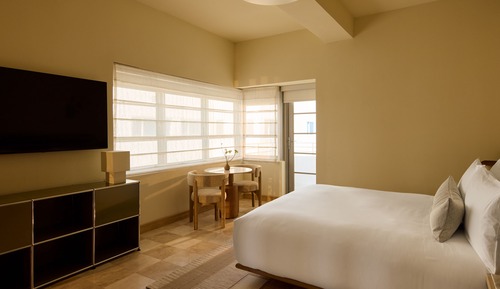 Room, 1 King Bed, Balcony, Partial Ocean View