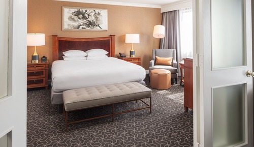 Junior Suite, 1 King Bed, Accessible (Roll-in Shower)