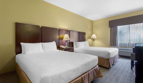 Standard Room, 2 Queen Beds, Refrigerator, Golf View