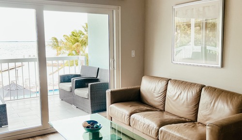 Premier One Bedroom Waterfront Suite Bayview with Sofabed