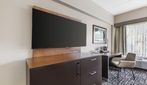 Classic Room, 2 Queen Beds, Accessible (Roll-in Shower)