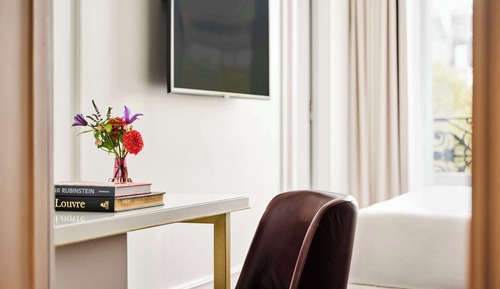 Family Room, 1 King Bed (View)