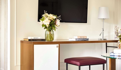 Executive Suite (View)