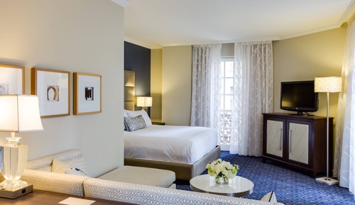 Junior Suite, 1 King Bed, Corner