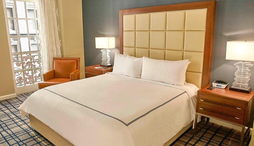 Deluxe Room, 1 King Bed