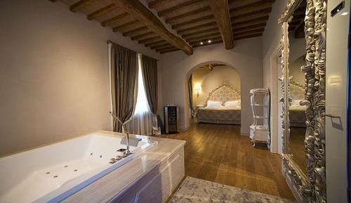 Deluxe Suite (SPA)
