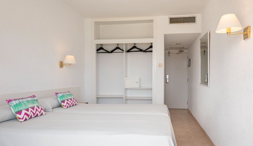 Triple Room (3 adults)