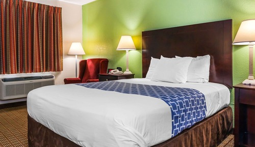 Standard Room, 1 Queen Bed, Non Smoking