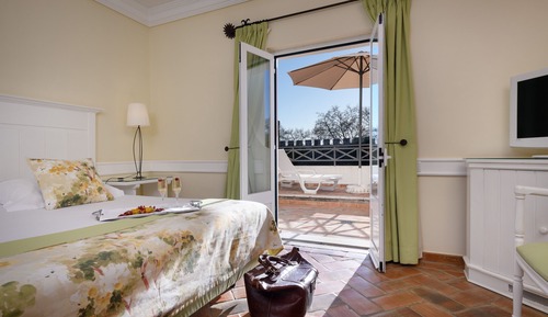 Classic Room, Balcony, Pool View