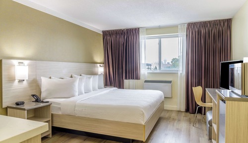 Deluxe Room, 1 King Bed, Non Smoking