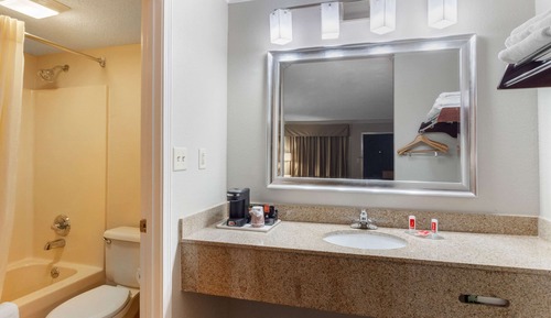 Standard Room, 2 Queen Beds, Accessible, Smoking