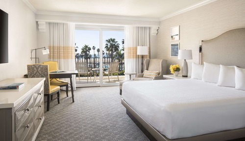 1 King Bed, Partial Ocean View