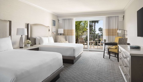 2 Queen Beds, Partial Ocean View