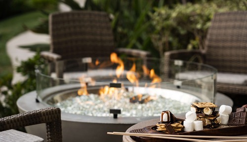 1 King Bed, Patio (with Firepit)