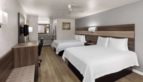 Room, 2 Queen Beds, Non Smoking (First Floor)