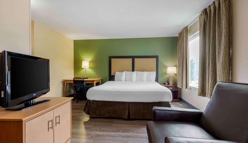 Deluxe Studio, 1 King Bed with Sofa bed, Non Smoking