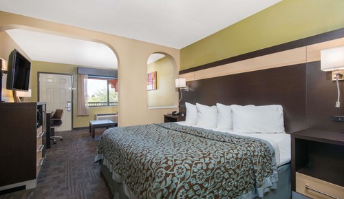 Room, 1 King Bed, Accessible, Non Smoking (Mobility)