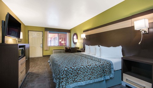 Room, 1 King Bed, Accessible, Non Smoking (Mobility)