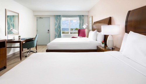 Room, 2 Queen Beds, Accessible, Non Smoking (Roll-in Shower)