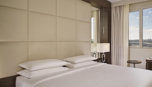 King Bed Room