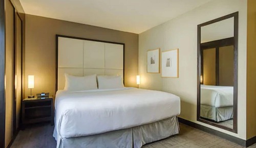 Romantic Luxury Suite