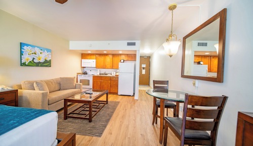 Studio, Ocean View (Unit 303)