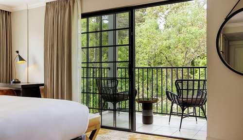 Room, 1 King Bed, Accessible, Balcony (Hearing)