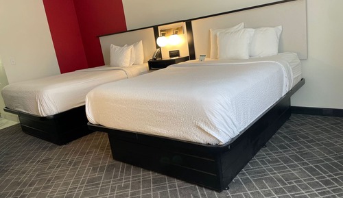 Room, 2 Queen Beds, Accessible, Non Smoking (Tub with Grab Bars)