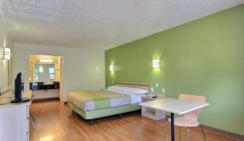 Deluxe Room, 1 King Bed, Non Smoking, Refrigerator & Microwave