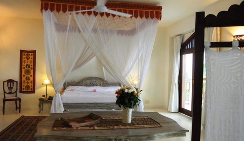Comfort Room, 1 Queen Bed