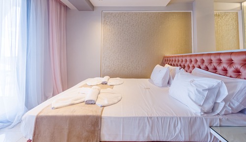 Sea View Suite with Indoor Jacuzzi