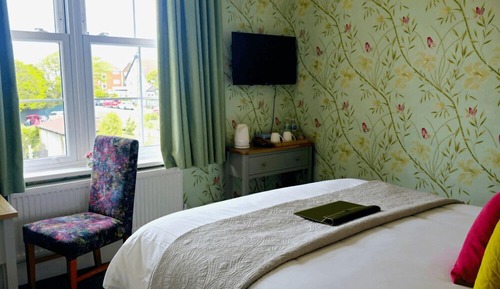 Deluxe Double Room, Ensuite (The Garrick -2)